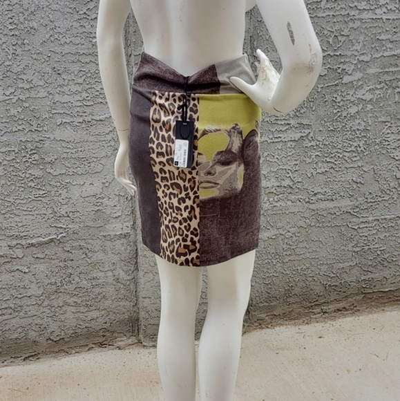 VOLT Design Skirt‎ - Picture 3 of 9